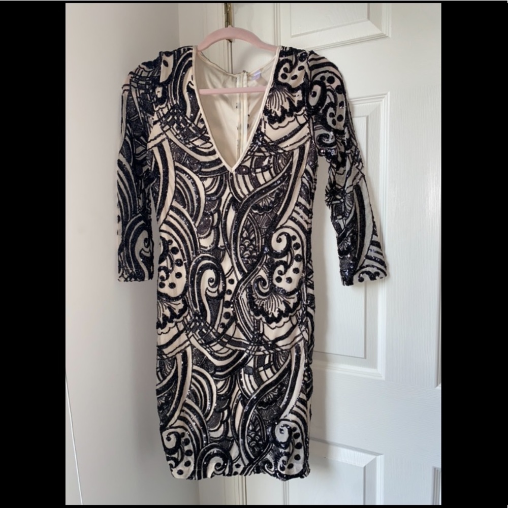 Dress - Picture 3 of 3